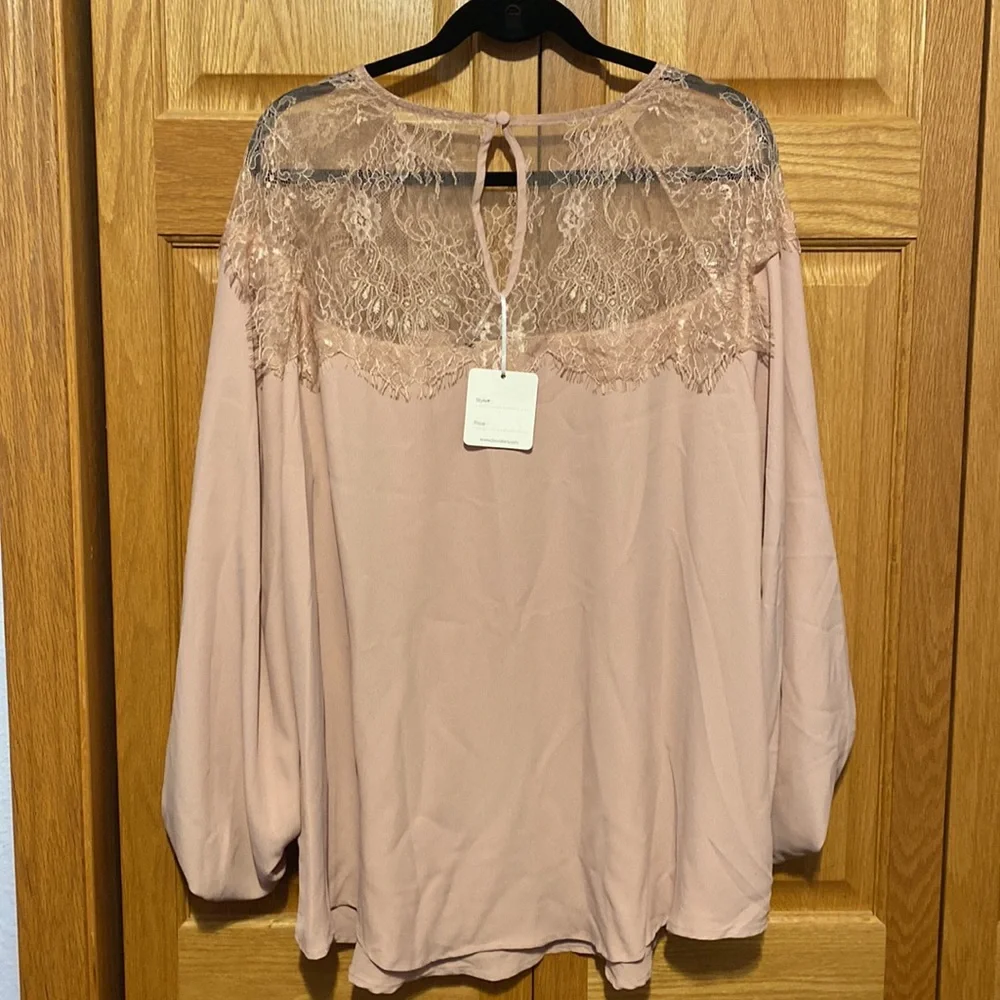Davi & Dani blush pink ballon sleeve lace detail top New size 1XL - Picture 5 of 10